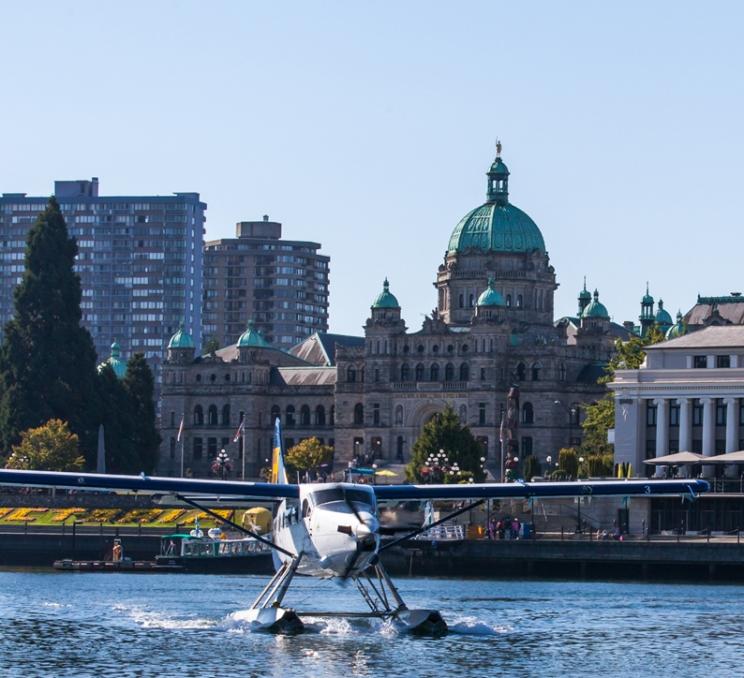 Harbour Air Seaplane landing in Victoria BC